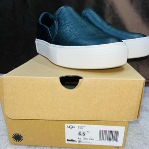 UGG slip-on leather black W Jass size 6.5